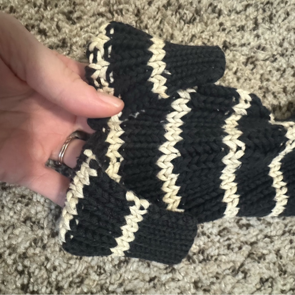 Vintage Striped Black and Cream Sweater 100% cotton size XL - Picture 9 of 9